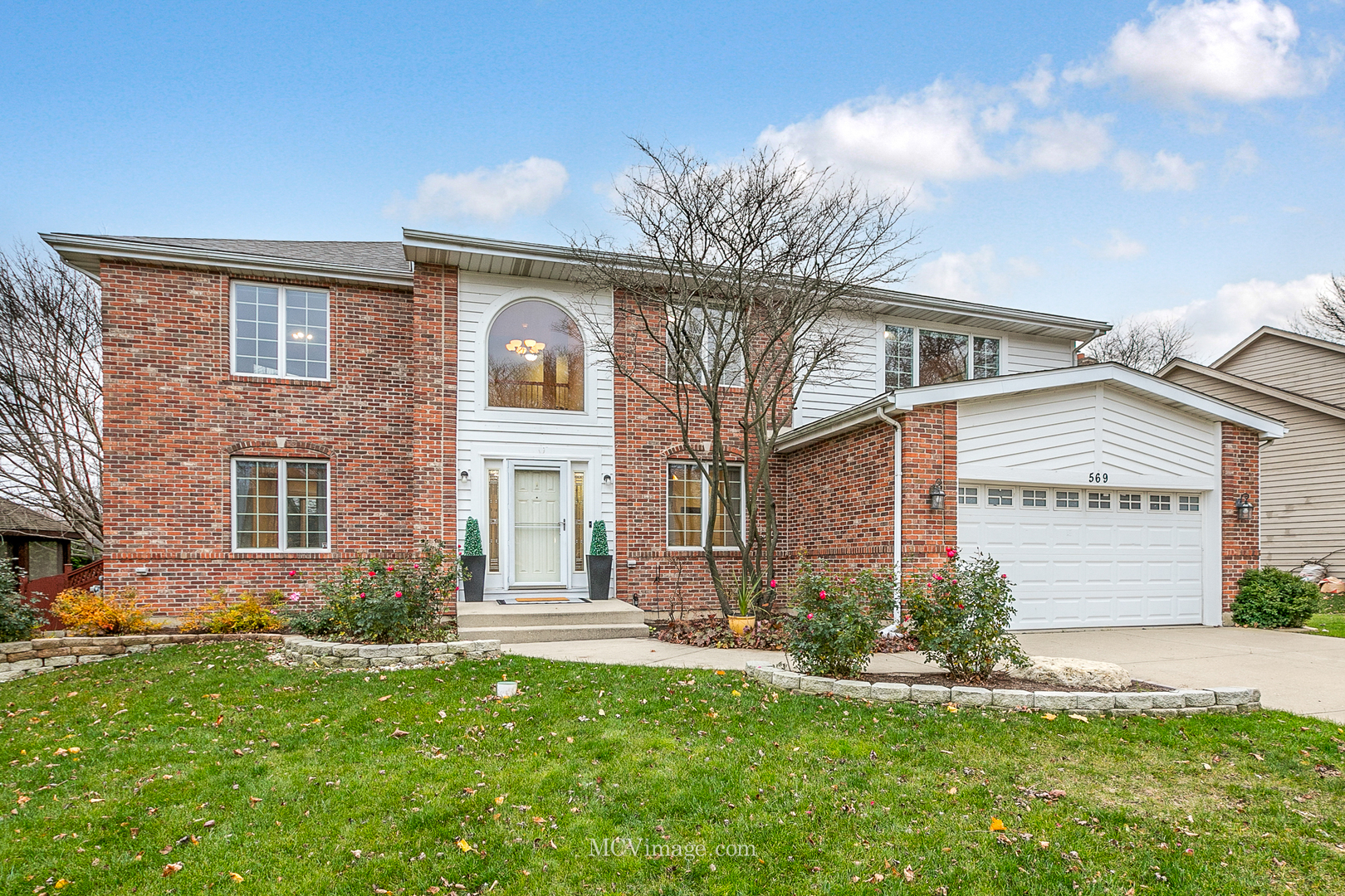 569 Lavina Drive Bolingbrook IL 60440