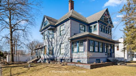 203 North Maple Street Momence IL 60954