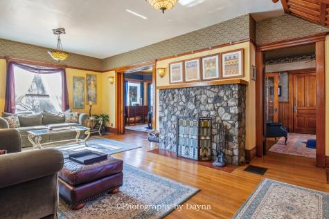203 North Maple Street Momence IL 60954