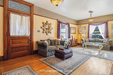 203 North Maple Street Momence IL 60954