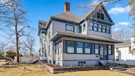 203 North Maple Street Momence IL 60954