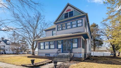 203 North Maple Street Momence IL 60954