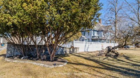 203 North Maple Street Momence IL 60954