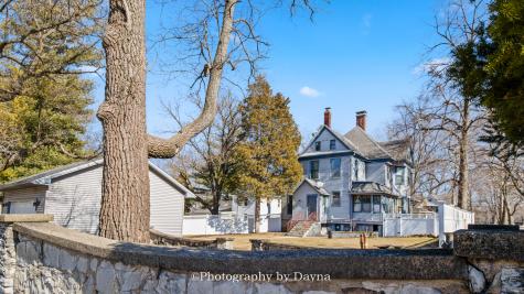 203 North Maple Street Momence IL 60954