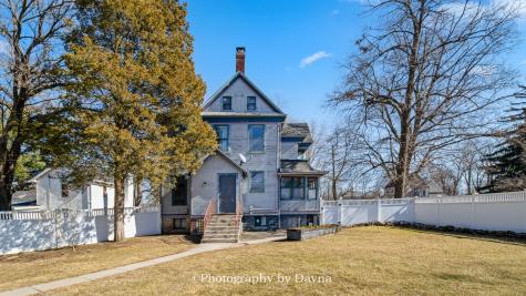 203 North Maple Street Momence IL 60954