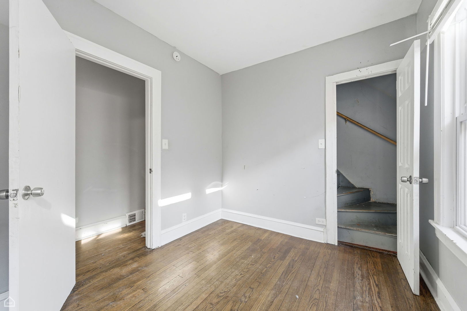 8111 South Manistee Avenue Chicago IL 60617