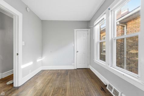 8111 South Manistee Avenue Chicago IL 60617
