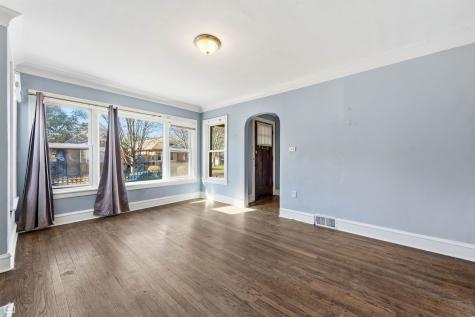 8111 South Manistee Avenue Chicago IL 60617