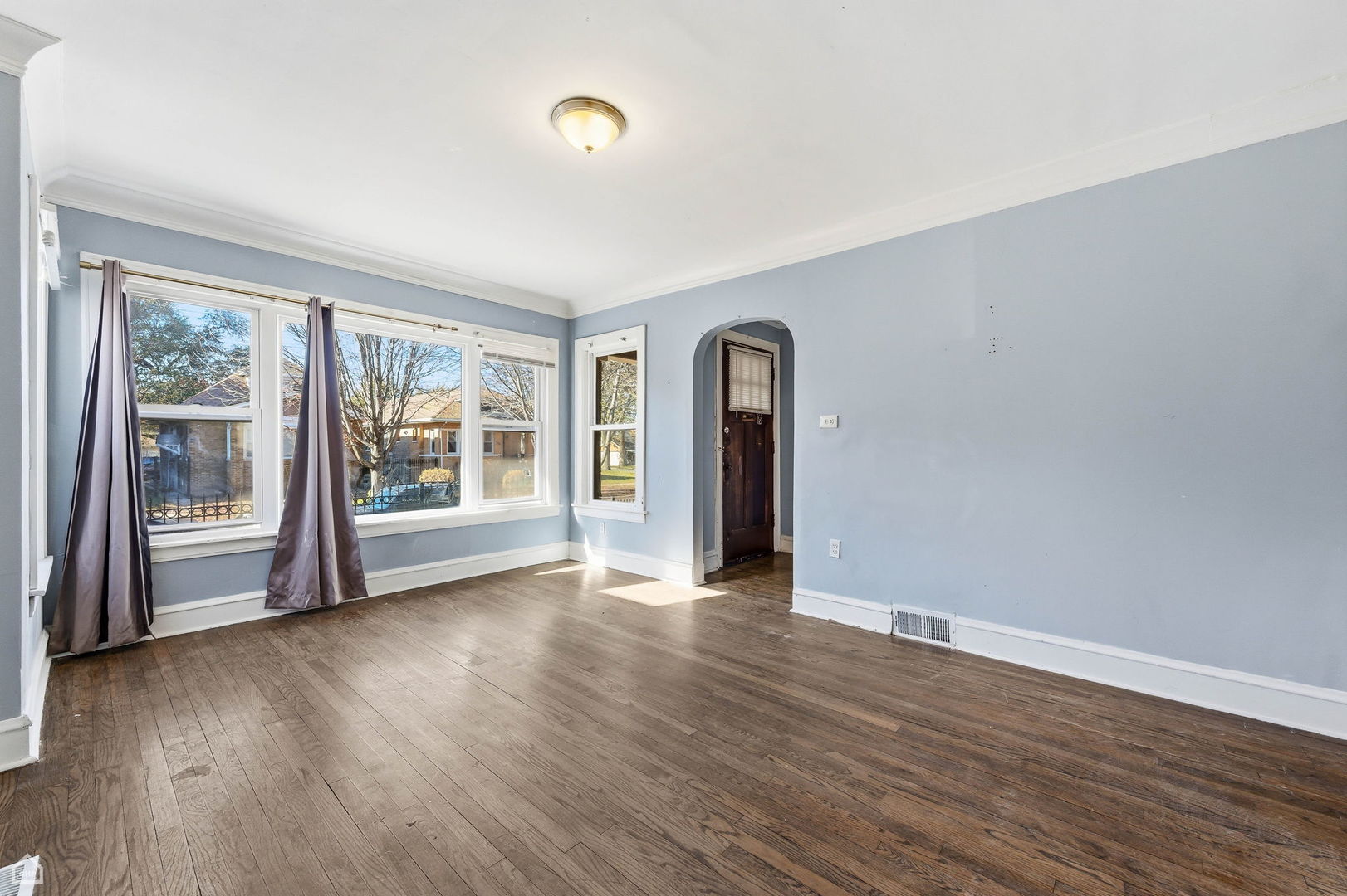 8111 South Manistee Avenue Chicago IL 60617