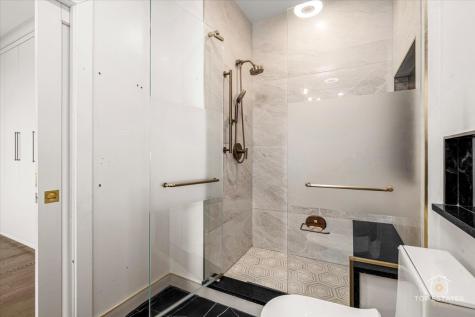 2253 West Coulter Street Chicago IL 60608