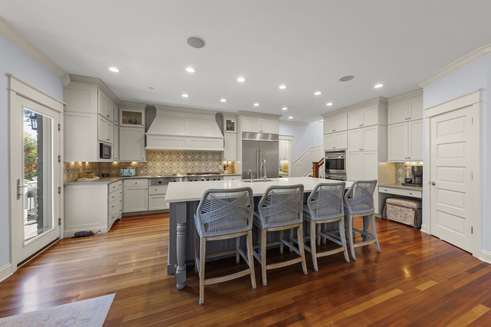 275 Merton Avenue Glen Ellyn IL 60137