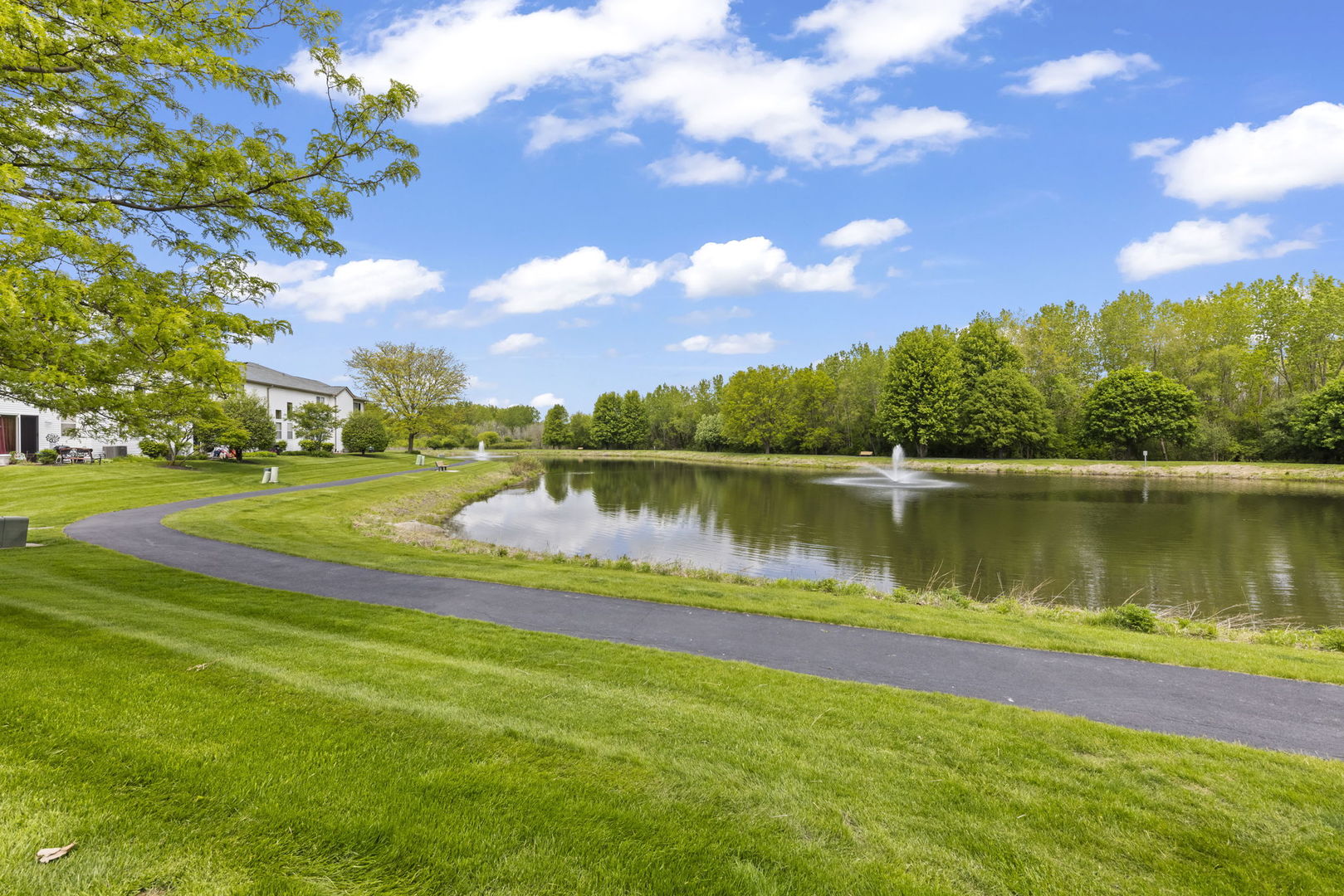 2448 Reflections Drive Aurora IL 60502