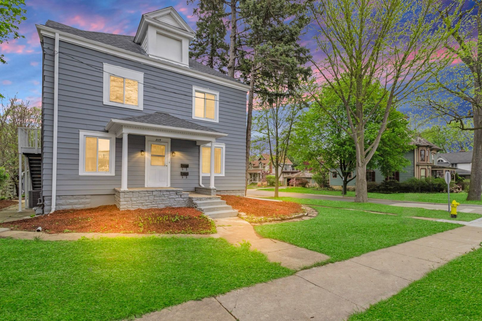 209 East Washington Street West Chicago IL 60185