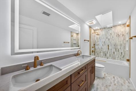 9427 Falling Waters Drive Burr Ridge IL 60527
