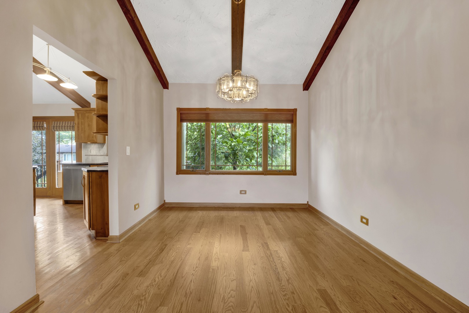 823 North Harrow Court Addison IL 60101