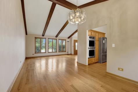 823 North Harrow Court Addison IL 60101