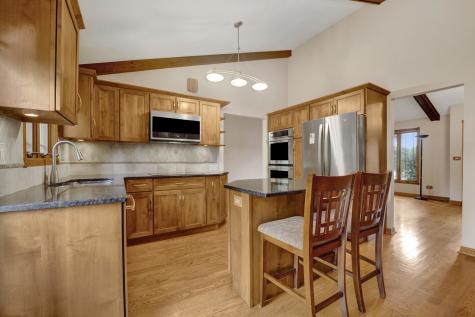 823 North Harrow Court Addison IL 60101