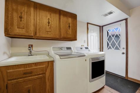 823 North Harrow Court Addison IL 60101