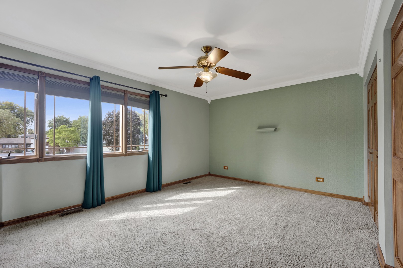 823 North Harrow Court Addison IL 60101