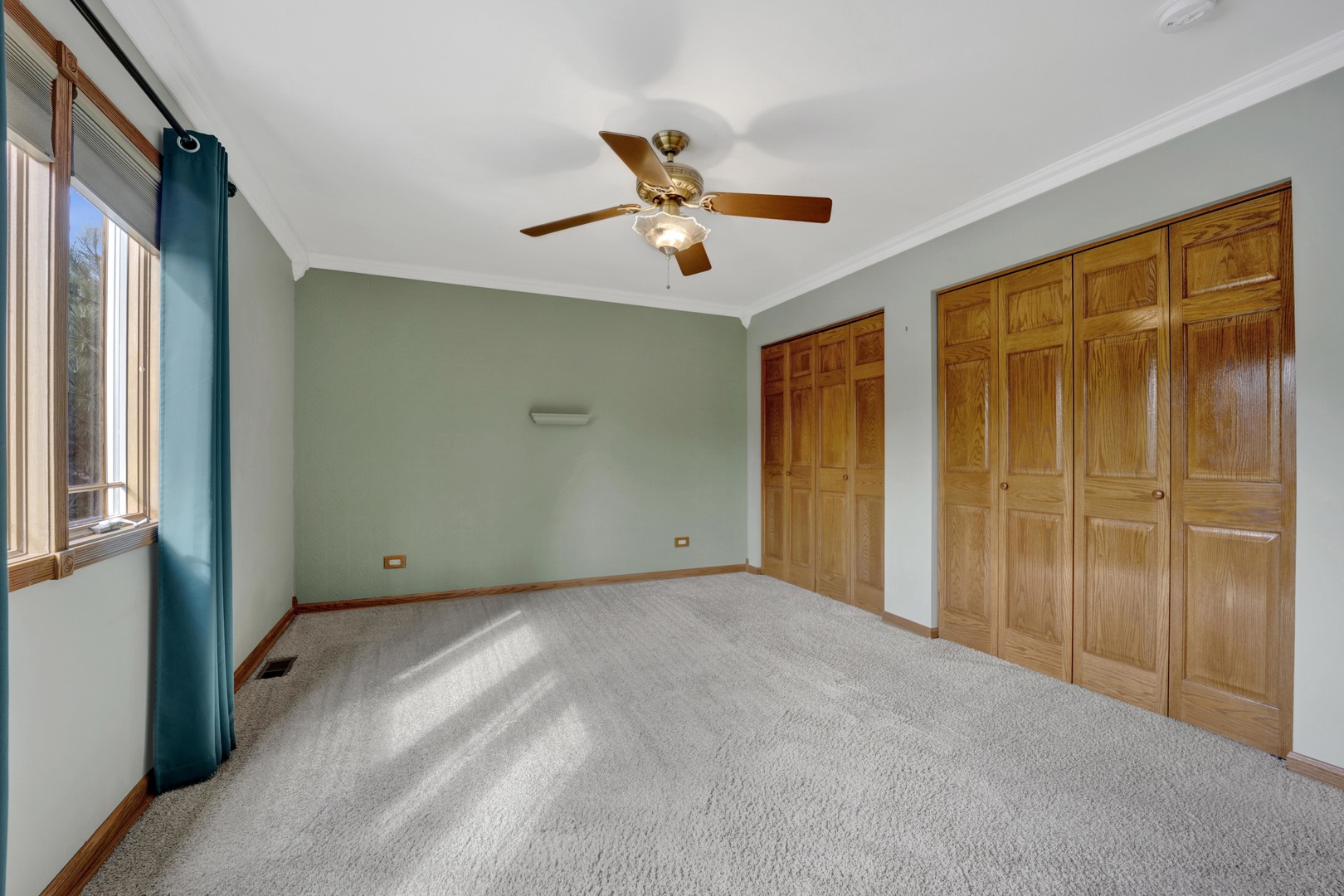 823 North Harrow Court Addison IL 60101