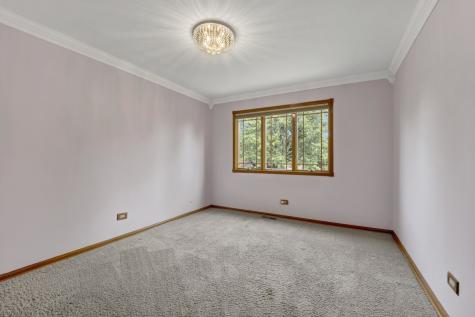 823 North Harrow Court Addison IL 60101