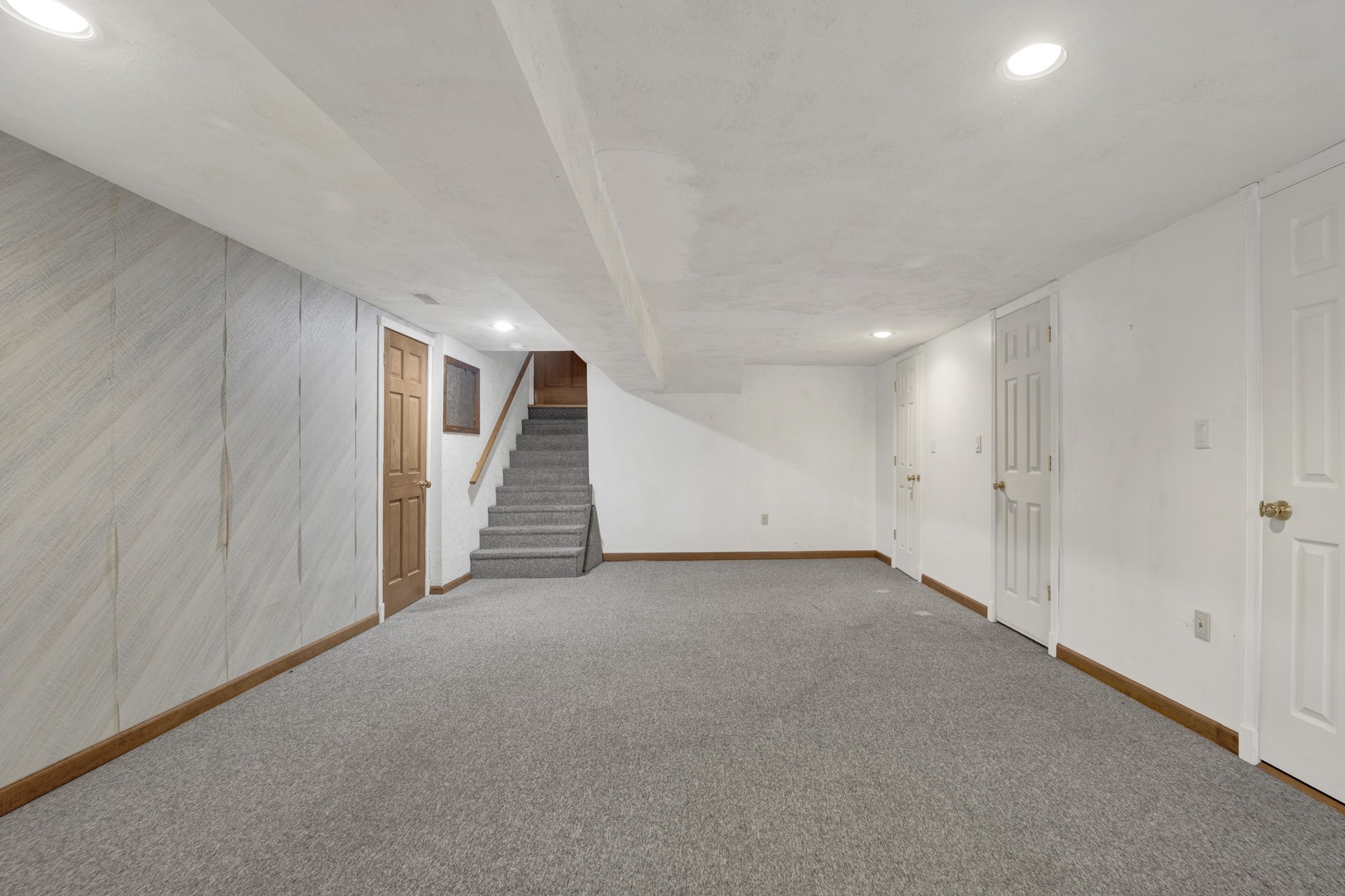 823 North Harrow Court Addison IL 60101