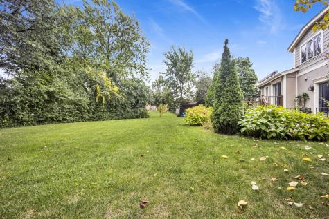 823 North Harrow Court Addison IL 60101