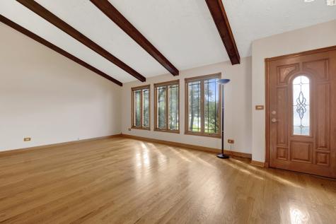 823 North Harrow Court Addison IL 60101