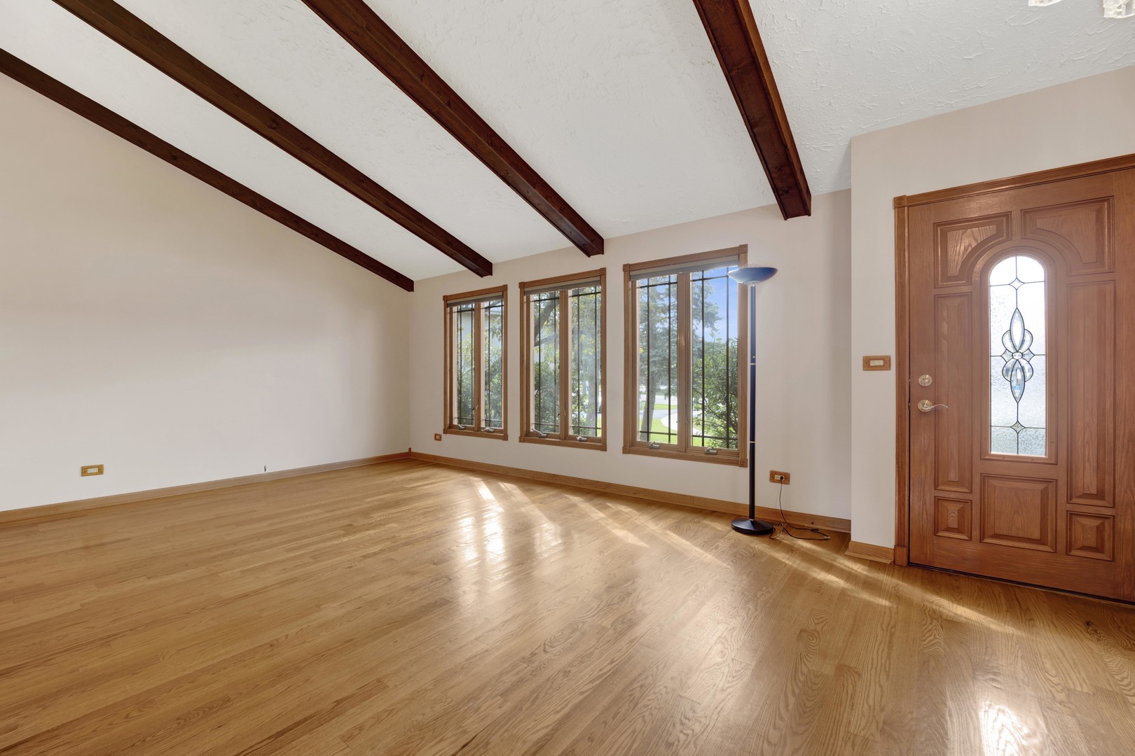 823 North Harrow Court Addison IL 60101