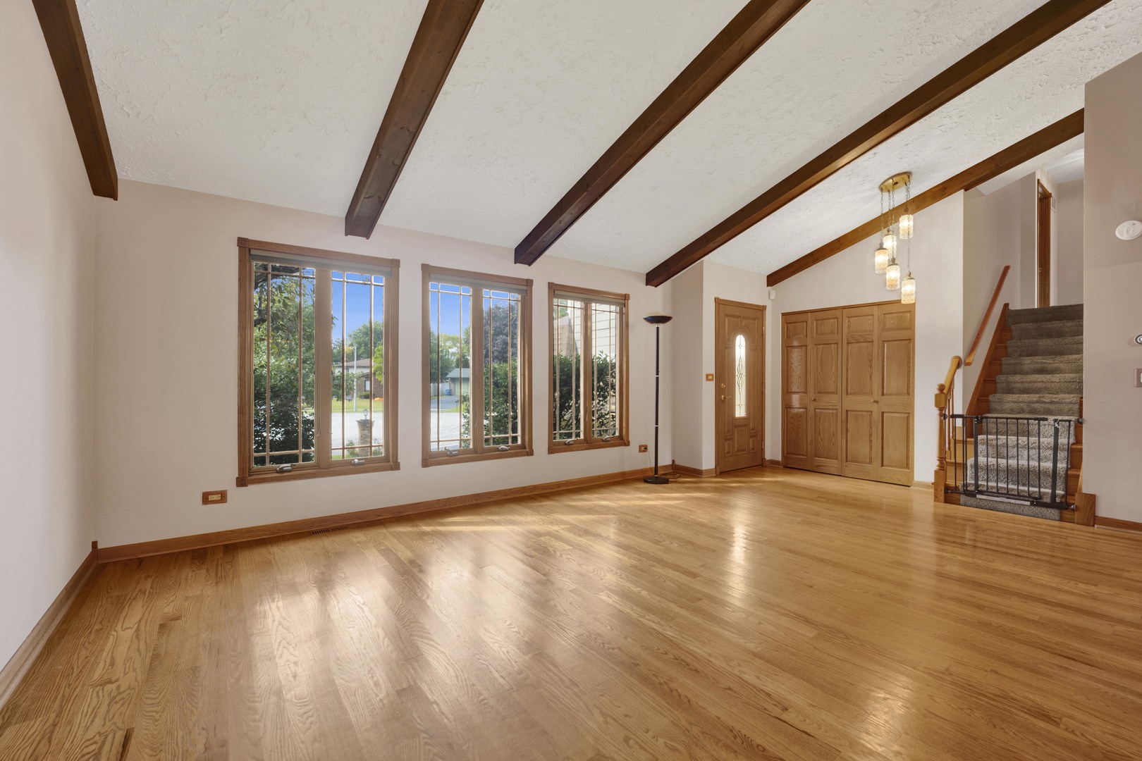 823 North Harrow Court Addison IL 60101