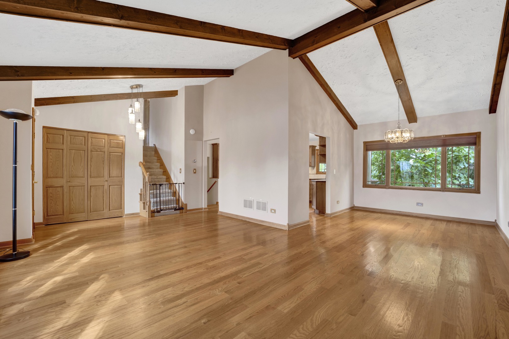 823 North Harrow Court Addison IL 60101