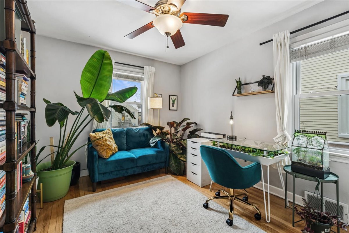 5040 North Moody Avenue Chicago IL 60630