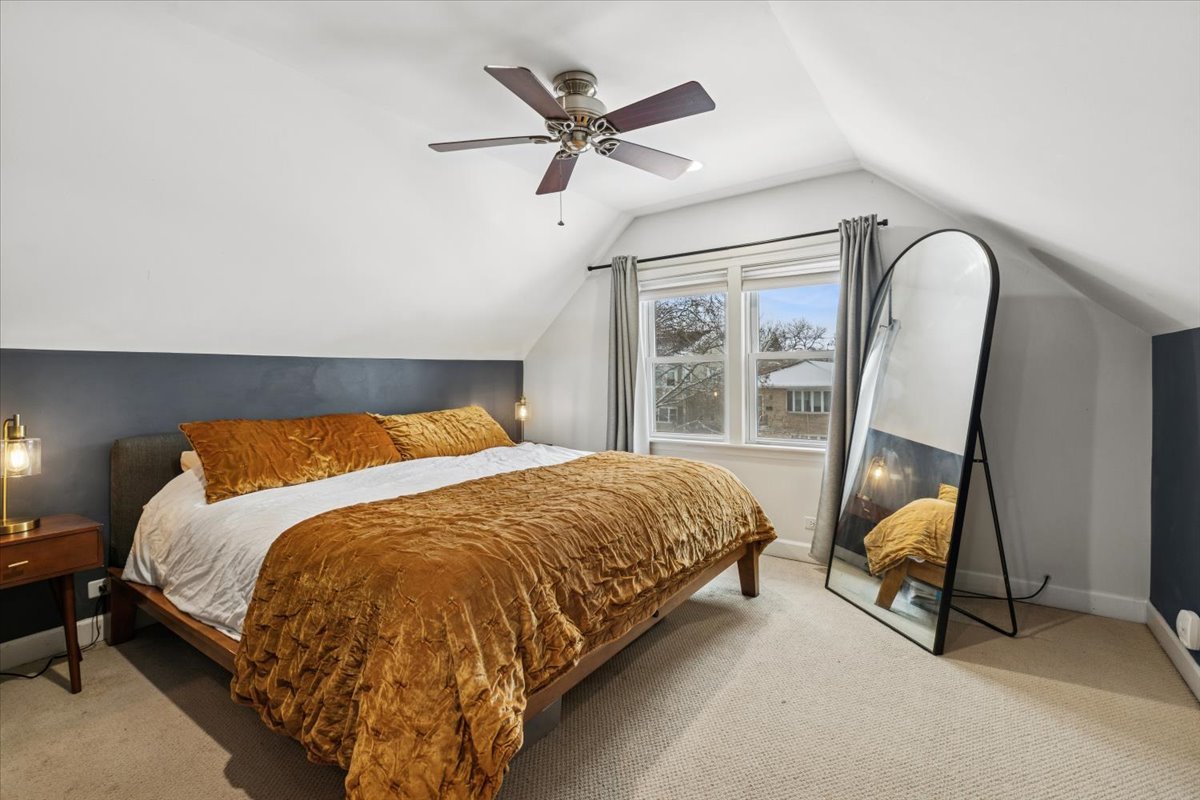 5040 North Moody Avenue Chicago IL 60630