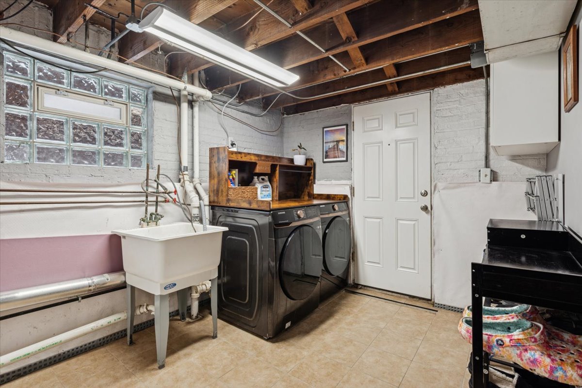 5040 North Moody Avenue Chicago IL 60630