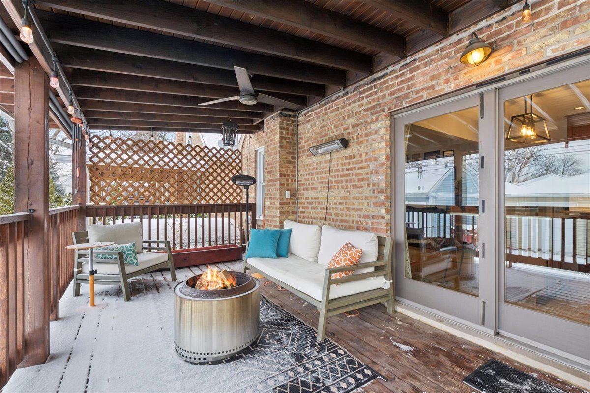 5040 North Moody Avenue Chicago IL 60630