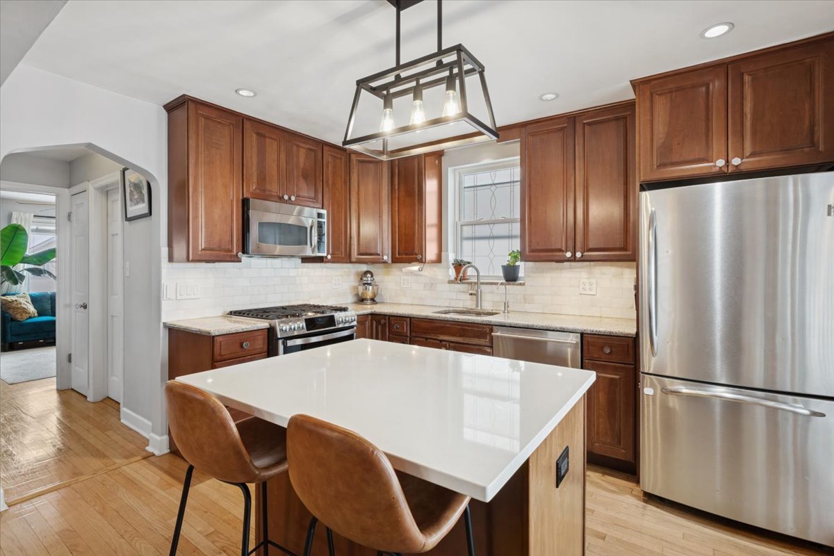 5040 North Moody Avenue Chicago IL 60630