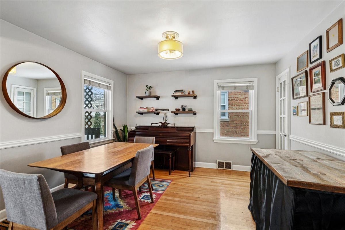 5040 North Moody Avenue Chicago IL 60630