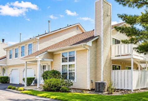 232 Whitewood Drive Streamwood IL 60107