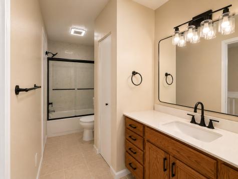 232 Whitewood Drive Streamwood IL 60107