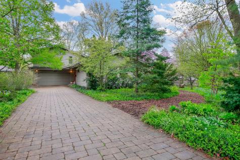 5725 Hillcrest Road Downers Grove IL 60516