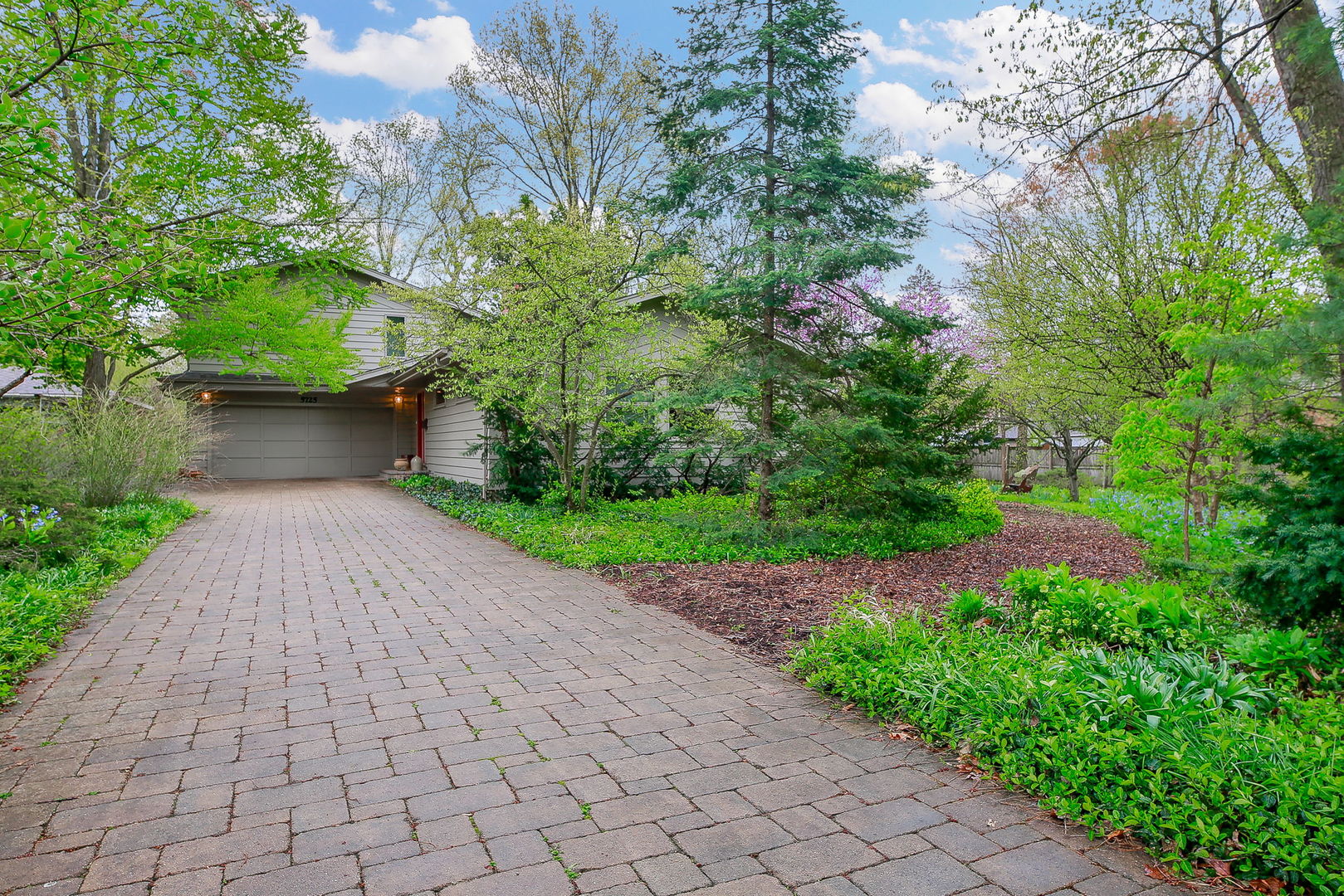 5725 Hillcrest Road Downers Grove IL 60516