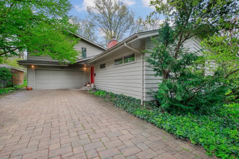 5725 Hillcrest Road Downers Grove IL 60516