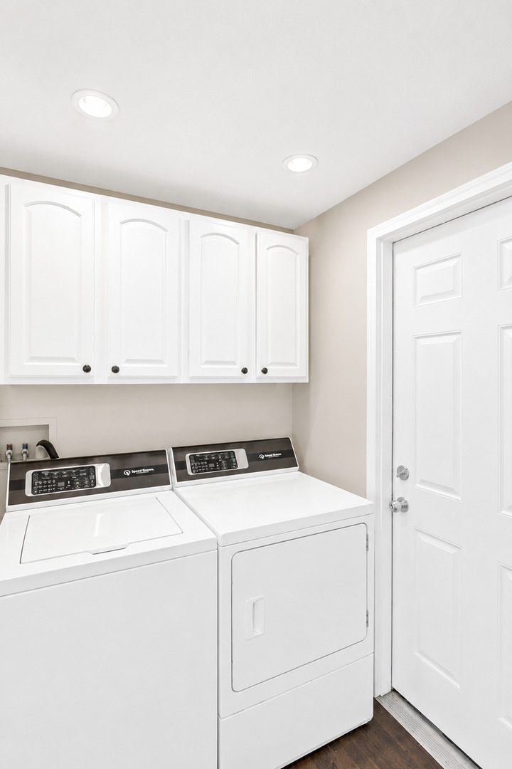 319 South Braintree Drive Schaumburg IL 60193