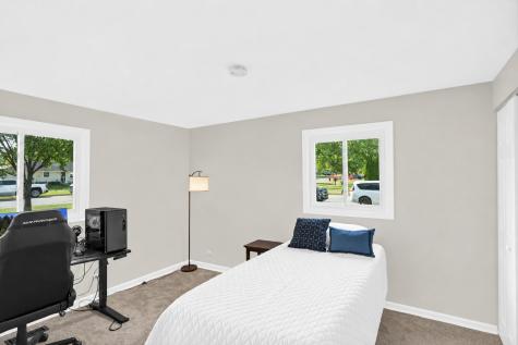 319 South Braintree Drive Schaumburg IL 60193