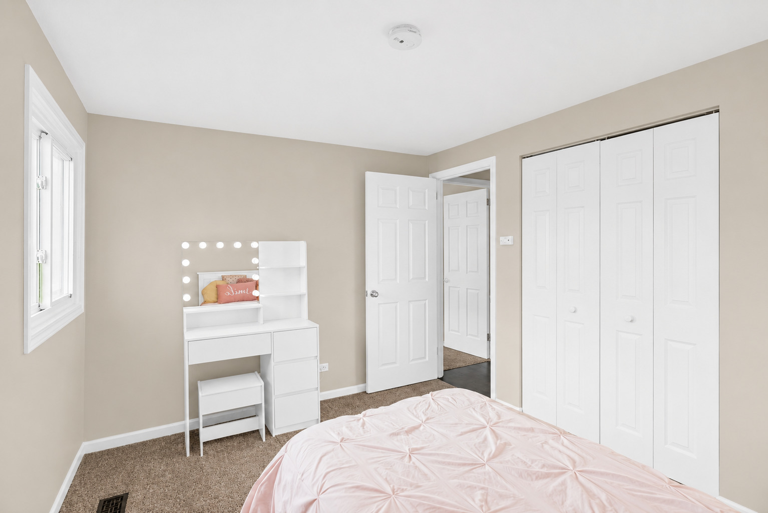 319 South Braintree Drive Schaumburg IL 60193