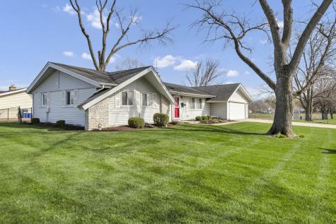 319 South Braintree Drive Schaumburg IL 60193