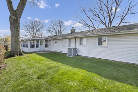 319 South Braintree Drive Schaumburg IL 60193