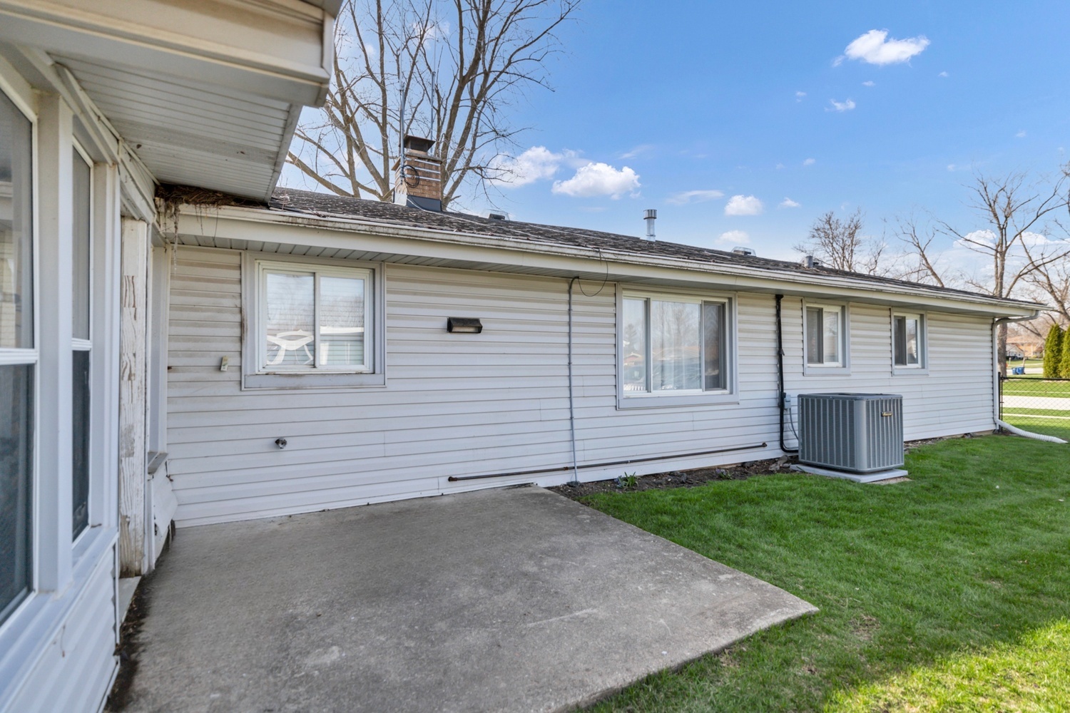 319 South Braintree Drive Schaumburg IL 60193