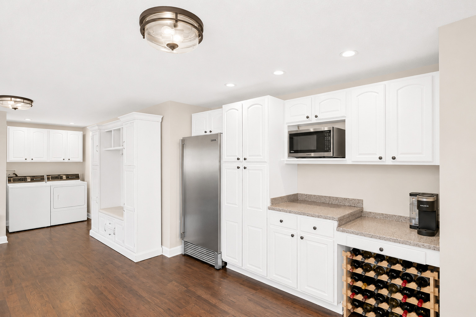 319 South Braintree Drive Schaumburg IL 60193