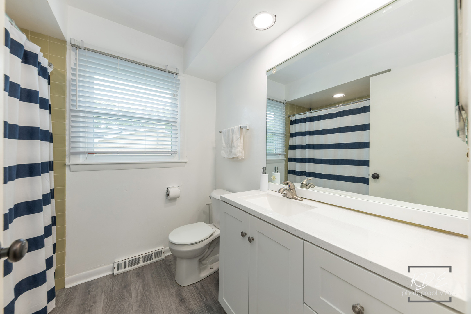 411 E Weathersfield Way Schaumburg IL 60193
